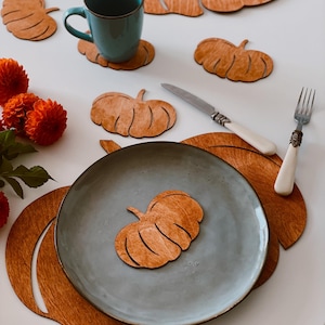 Wooden Place Mats, Wooden Dinner Plate, Autumn Hosting Decor, Charger Plate Pumpkin Set, Coasters & Plates Set, Thanksgiving Table Décor