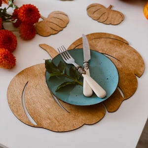 Under Plates Set, Thanksgiving Table Décor, Wooden Place Mats, Wooden Dinner Plate, Hosting Decor, Charger Plate Pumpkin Set, Coasters