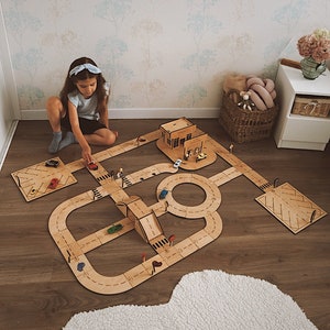 Pasen Houten speelgoedweg voor kinderen, educatief Montessori-speelgoed, gepersonaliseerd peuterspeelgoed, uniek cadeau voor verjaardag, autogarage en service,