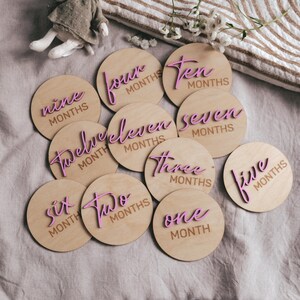 Plaques nominatives en bois pour nouveau-né, disques 12 mois, événements marquants du mois pour bébé, cadeau baby shower, cadeau nouvelle maman, nom de nouveau-né, marqueurs d'étape importante