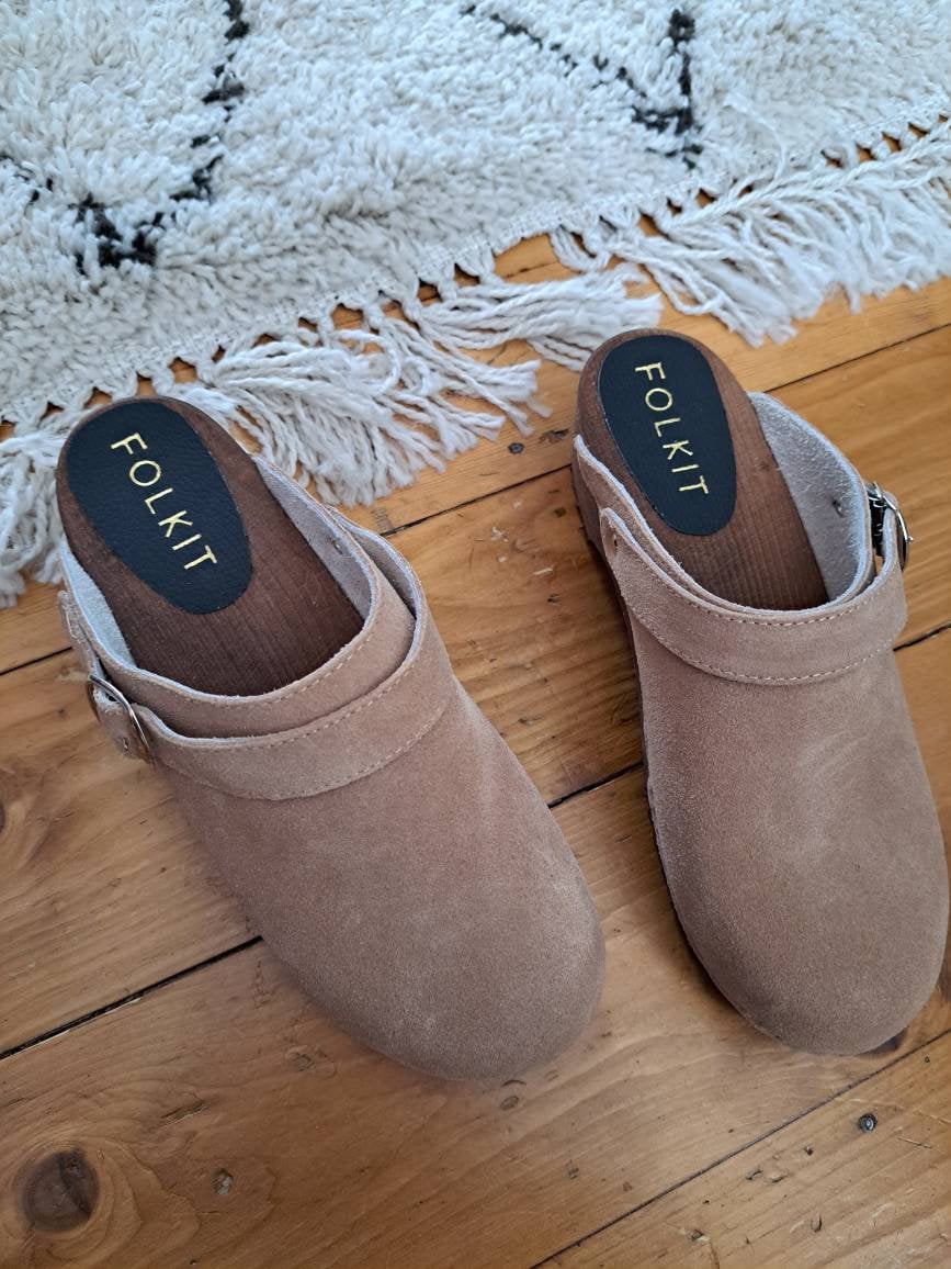 Suede clogs store american eagle