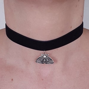 Mottenhalsband