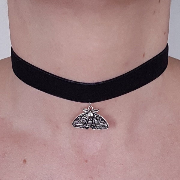 Choker papillon de nuit