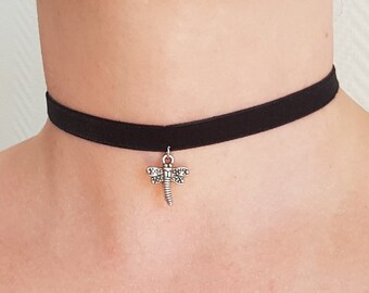 Fine dragonfly choker necklace