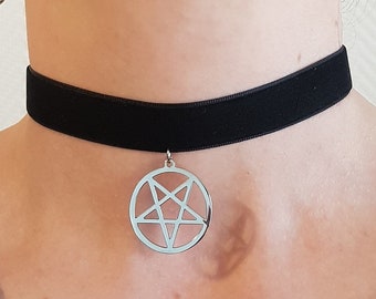 Satanic pentacle choker, in black velvet and stainless steel