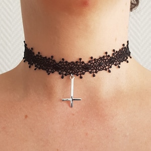 Choker with satanic cross in silver 925, in black lace