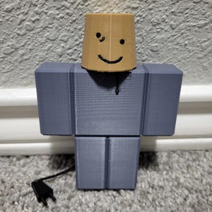 LAMPERT -- Figura ROBLOX Regretevator da 5 pollici stampata in 3D