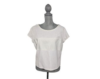 Blusa Guess Feminina Semi-Crop Couro Sintético Gola Redonda Creme Tamanho GG