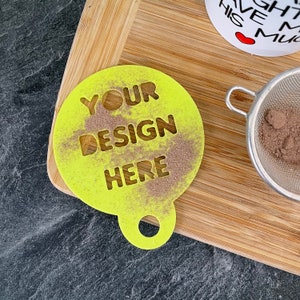 パーソナライズされたコーヒーステンシル - ロゴまたはスローガンのカスタムコーヒーステンシル - 送料無料