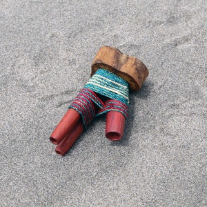 Double Nose Kuripe ~ Kuripi | Decorated with Chambira ( 100% Organic Rope ) and a piece of Aya Vine | Made of Palo Sangre