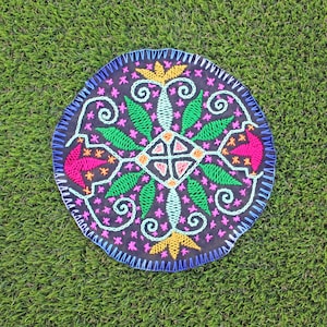 Shipibo Altar Cloth made by Shipibo Female Shaman | 21 cm in diameter  | Traditional Shipibo Embroidery | Ayahuasca vision pattern