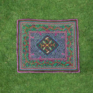 Shipibo Altar Cloth made by Shipibo Female Shaman | 59 cm x 51 cm | Traditional Shipibo Embroidery | Ayahuasca vision pattern