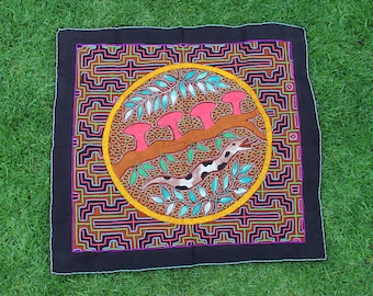 Shipibo Altar Cloth made by Shipibo Female Shaman | 72 cm x 67 cm | Shipibo Embroidery