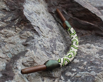 Tepi Applicator made of Madera Negra | Decorated with Shipibo Beads and Aya Vine