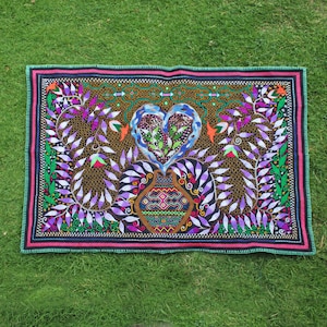 Shipibo Altar Cloth made by Shipibo Female Shaman | 104 cm x 72 cm | Shipibo Embroidery | Ayahuasca vision pattern