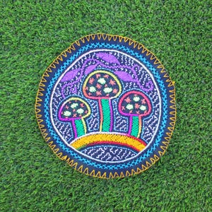 Shipibo Altar Cloth made by Shipibo Female Shaman | 23 cm in diameter  | Traditional Shipibo Embroidery | Ayahuasca vision pattern