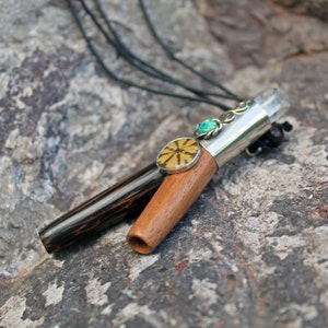 Necklace Kuripe Self Applicator made of Algarrobo and Chonta Wood | Decorated with Aya Vine, Peruvian Turquoise & Clear Quartz