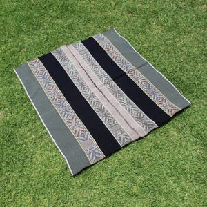 Handwoven Q&#39;ero Mestana Altar Cloth: Plant Medicine Ceremony 71 cm x 68 cm