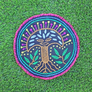 Shipibo Altar Cloth made by Shipibo Female Shaman | 22 cm in diameter  | Traditional Shipibo Embroidery | Ayahuasca vision pattern