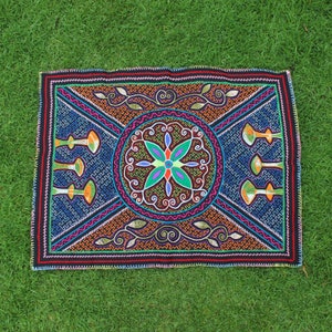 Shipibo Altar Cloth made by Shipibo Female Shaman | 81 cm x 61 cm | Shipibo Embroidery | Ayahuasca vision pattern