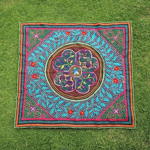 Shipibo Altar Cloth made by Shipibo Female Shaman | 90 cm x 86 cm | Shipibo Embroidery | Ayahuasca vision pattern