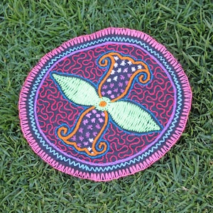 Shipibo Altar Cloth made by Shipibo Female Shaman | 23 cm in diameter  | Traditional Shipibo Embroidery | Ayahuasca vision