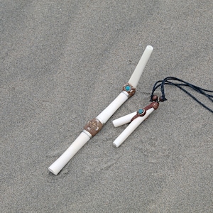 Kuripe Tepi Set | Necklace Kuripe | Made of Bone | Decorated with A piece of Aya Vine and Peruvian Turquoise