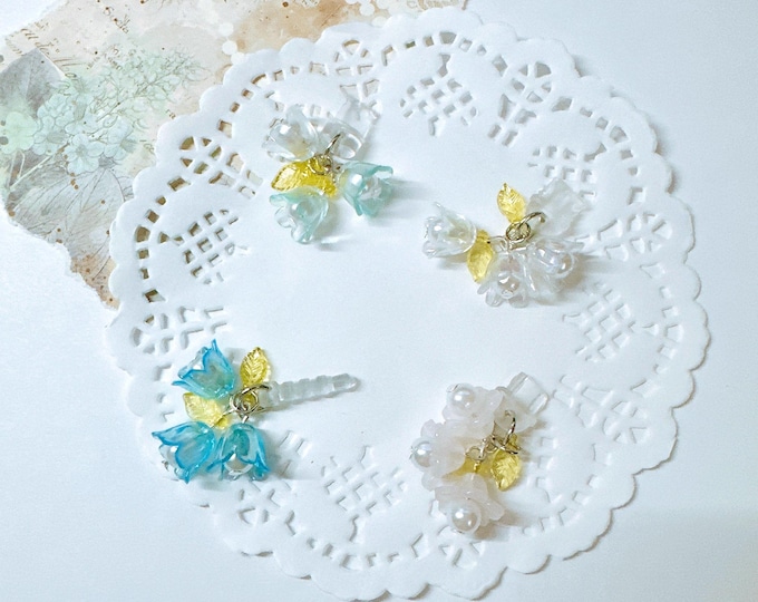 Flower Dust Plug Charms: iPhone, Android, Type-C, 3.5mm Jack Protection