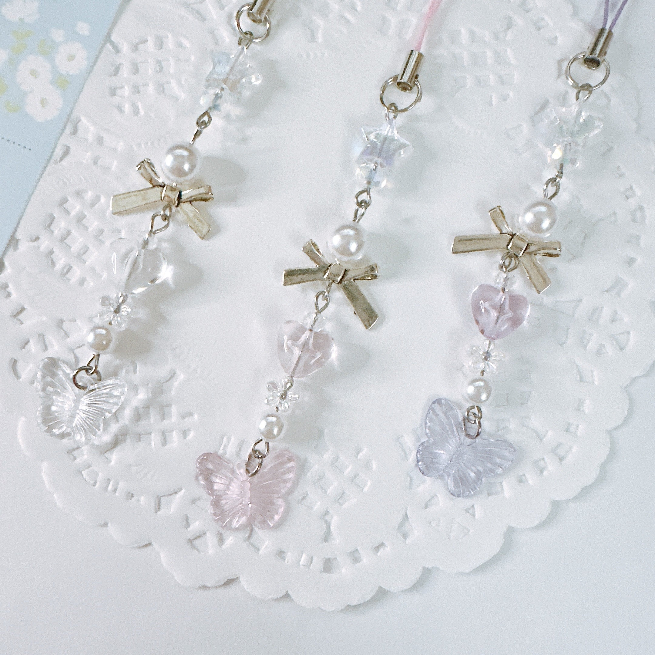 4 Breloques Mignonnes Pour Téléphone – Étoiles, Papillons, Roses, Style Kawaii, Cordon De 15,5 Cm