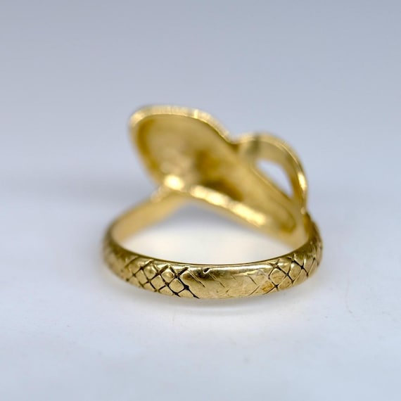 A beautifully engraved solid 9ct coiled snake ring - image 3