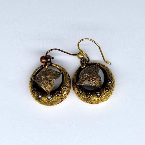 A wonderful pair of Victorian 15ct ivy leaf and p… - image 1