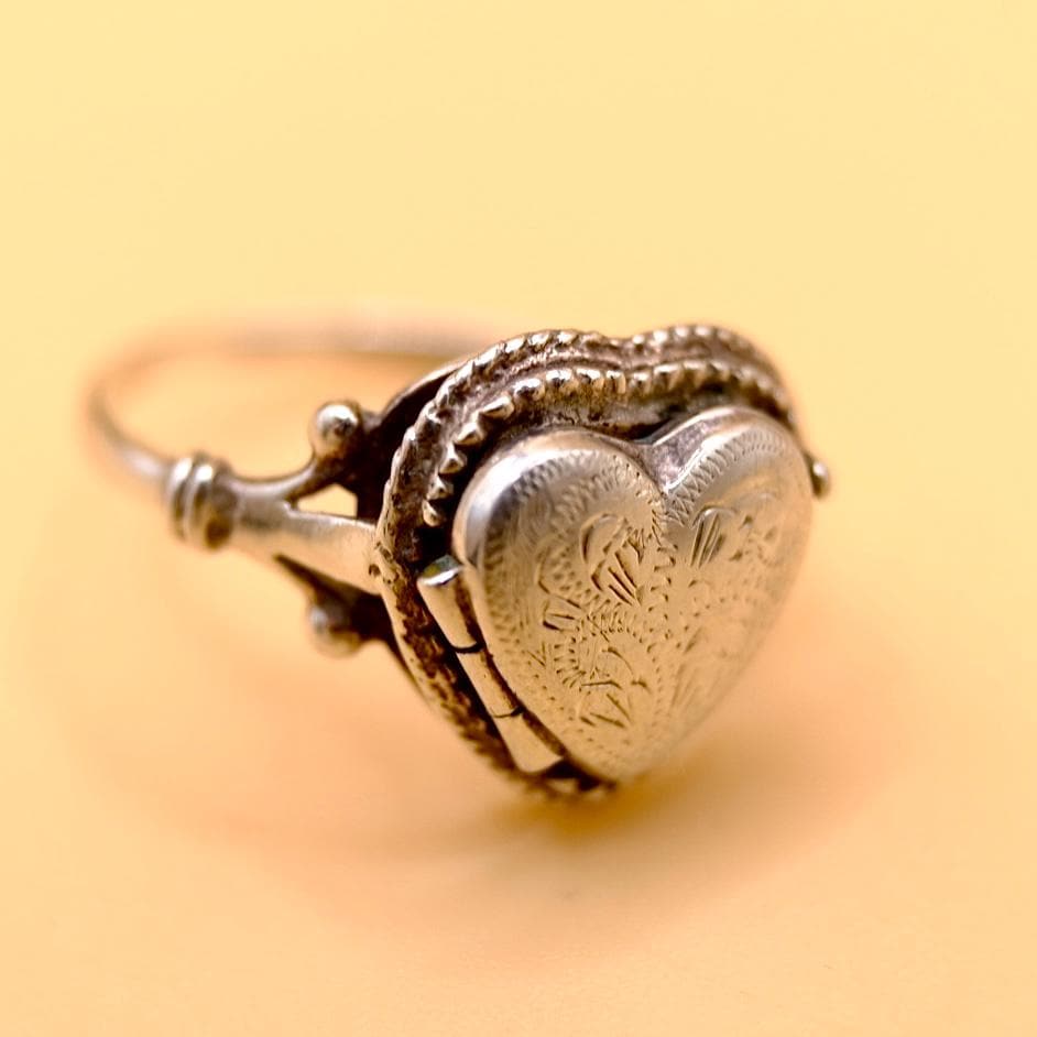 Vivienne westwood heart ring - Etsy 日本