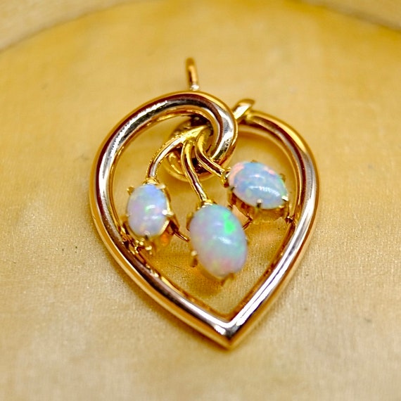 A fabulous antique opal heart pendant, three beau… - image 3
