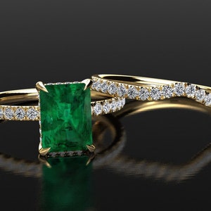 Emerald Engagement Ring, Yellow Gold Emerald Wedding Set, Radiant Cut Emerald Engagement Ring And Matching Band, Emerald Anniversary Ring