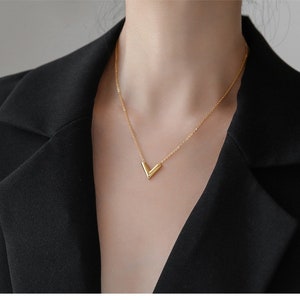 Louis Vuitton Gold Tone Large Essential V Necklace Louis Vuitton