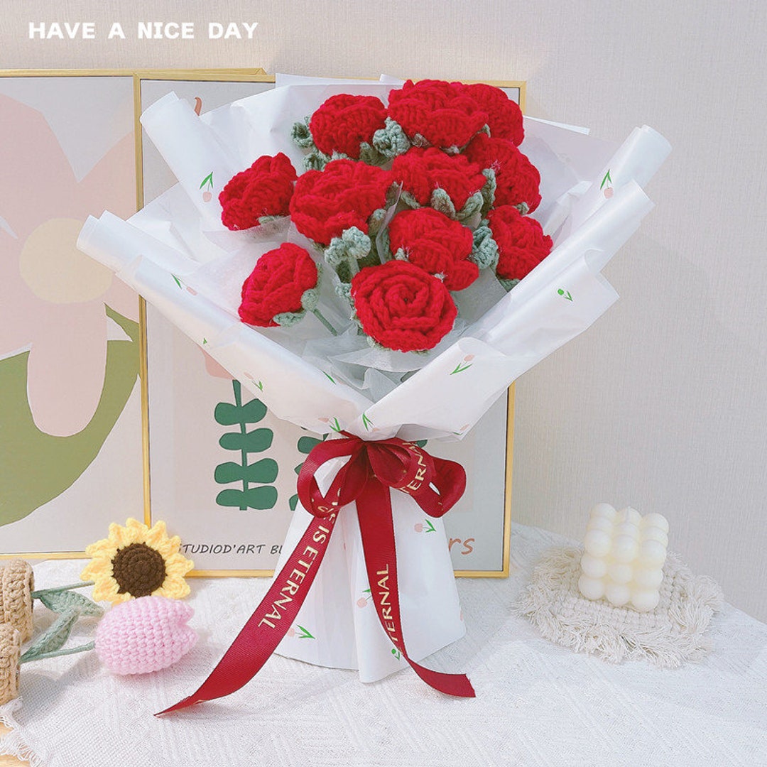Crochet Rose Flower Handmade Bouquet Knitted Fake Red Rose Arrangement Cotton Yarn Rose Bridal
