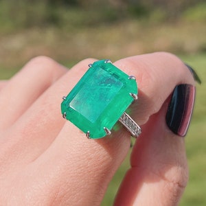 15*20mm Jumbo Emerald Green Solitaire Engagement Ring, May Birthstone Gift Magnificent Exotic Emerald Green Ring S925 w 18KGP