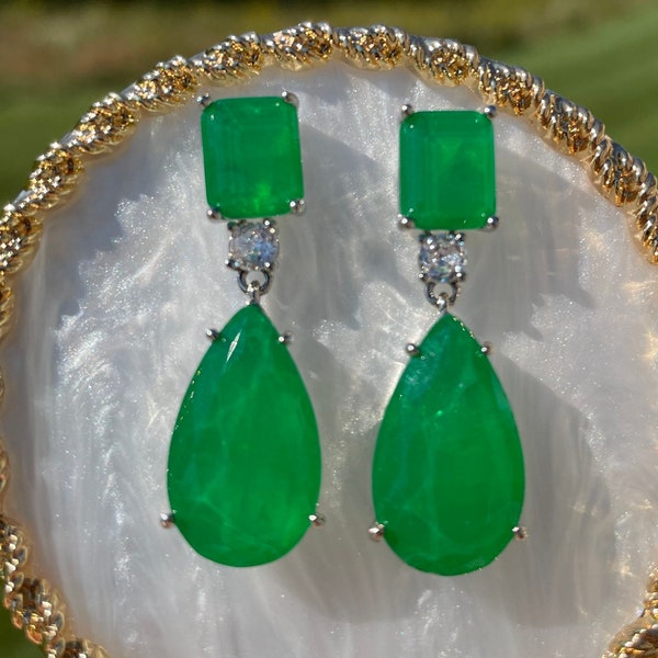 EMERALD Green Angelina Jolie Inspired Style Teardrop Drop Estate Style Long Tassel Earring Luxury Vibrant Green Emerald Dangle Drop Earring