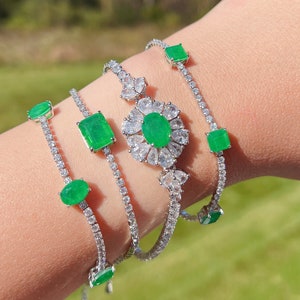 EMERALD Green Braclet Floarl Luxury Vibrant Green Emerald Halo Bracelet MAY Birthstone Emerald Bracelet Neon Glowing Green 18KGP