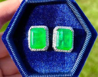 Simulierte Smaragd Ohrring Luxus Lebendige Grüne Smaragd Ohrring Halo Stud Super Luxus Style, Neon Glowing Aug Birthstone 18KGP