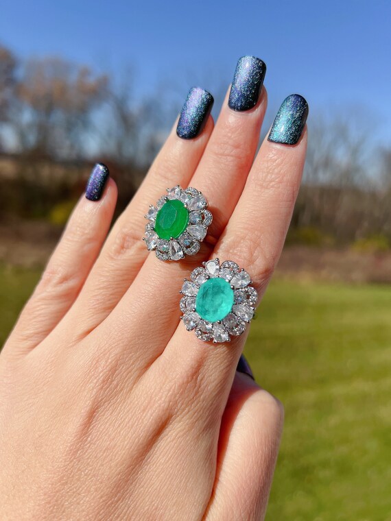 Luxury emerald rings deals