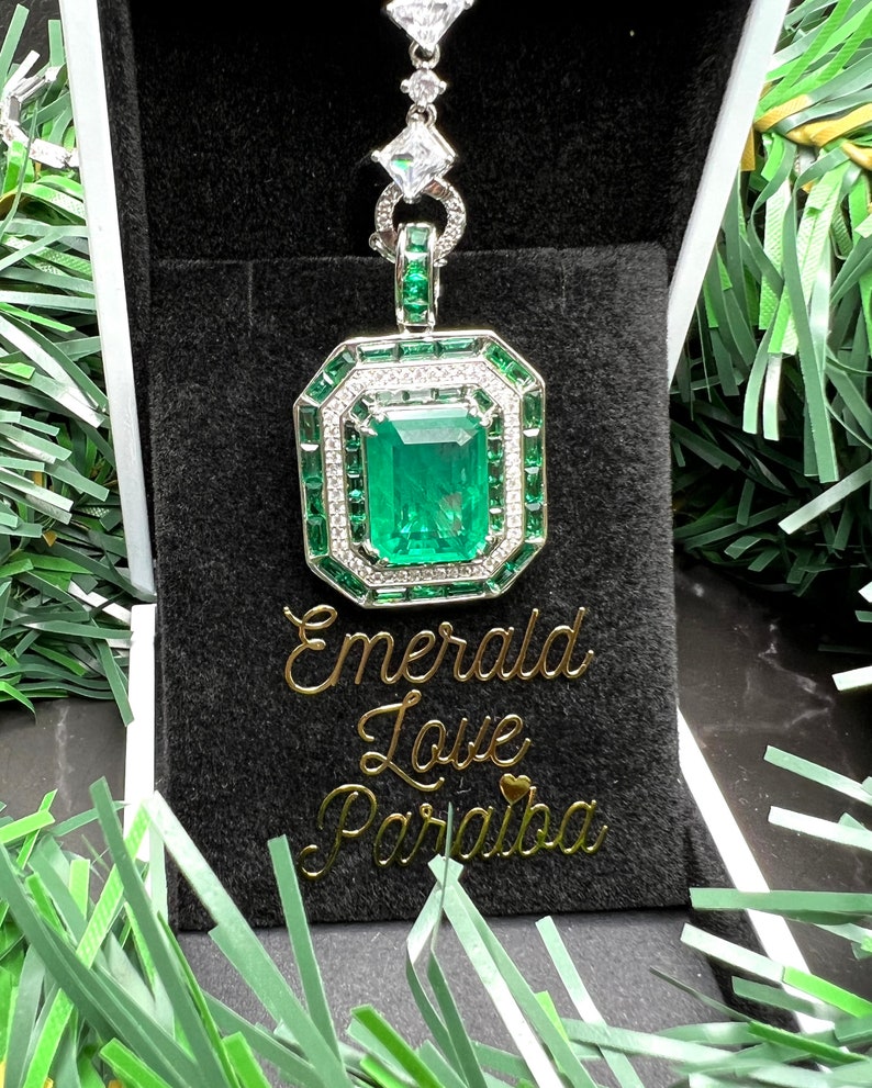 EMERALD Cutting-edge Luxury Vibrant Green Lucky Square Emerald Halo Necklace Elegant Pendant, Neon Glowing Double Halo Aug Birthstone 18KGP