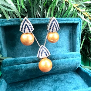 Mother of pearl Golden Sea Pearl Jewelry Set Vintage Style Faux Pearl jewelry Set Earring w Pendant 18KGP
