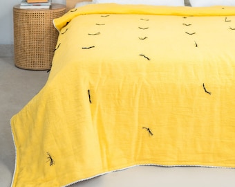 Yellow Quilt/ Linen Blanket Bedspread 100% Linen Handmade comforter With Delight Lace Quilt/ Light Weight Comforter, King, Queen Size Quilt