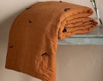 Brown Handmade Quilt/ 100% Linen Handmade Kantha Quilt Tag/ Light Weight Comforter/ King/ queen Size Quilt for Your Bedroom