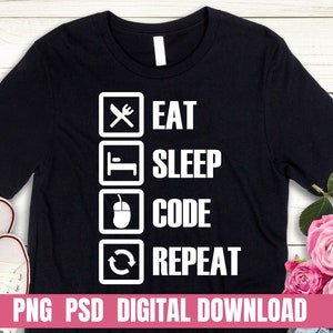 Op de afbeelding: Zwart T-shirt met witte tekst die "Eten, Slapen, Coderen, Herhalen" luidt met pictogrammen die elk woord voorstellen.
