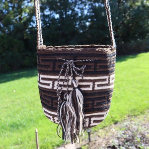 Mochila Pequeña fait à la main (de Colombie, motif brun)