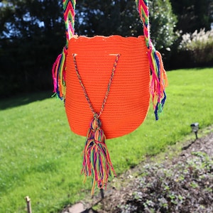Orange mochila Pequeña fait main (petit sac à bandoulière de Colombie)