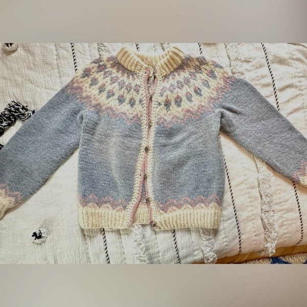 1950’s Scandinavian fair isle thick wool cardigan vintage but rarely worn!! Size M/L fits 12/14 womens size