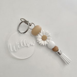 Personalised Keychain /Daisy Beaded Keychain / Flower Beaded Keychain / Keyring / Bag Tag / White / Cream